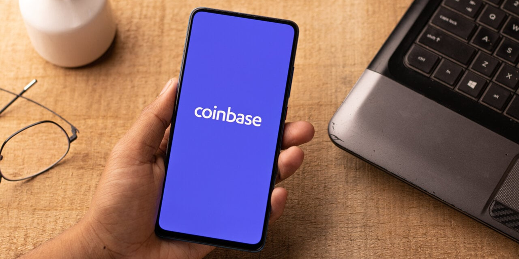 Coinbase Finally Launches Subscription Service Overseas, Focuses on Staking